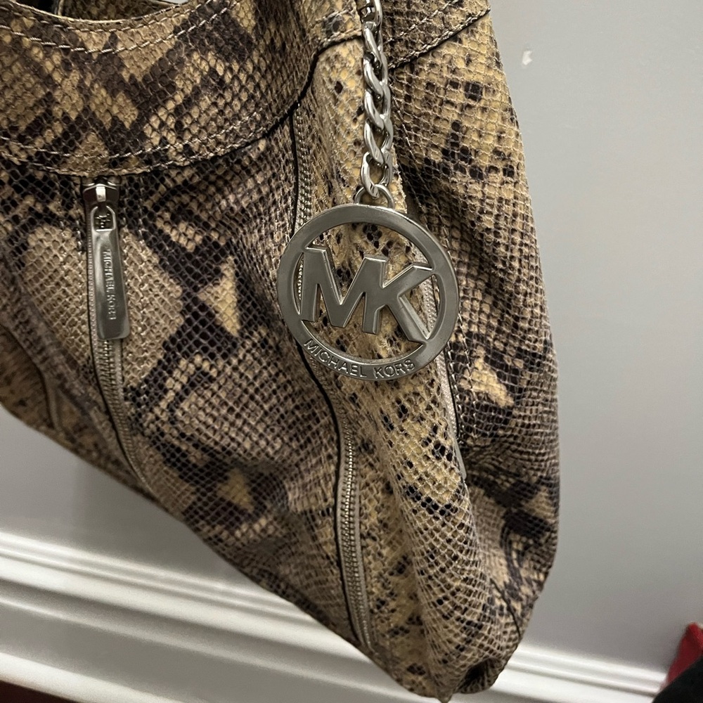 Michael Kors beautiful bag. Found it in the back of the closet. Beautiful! - Picture 1 of 5